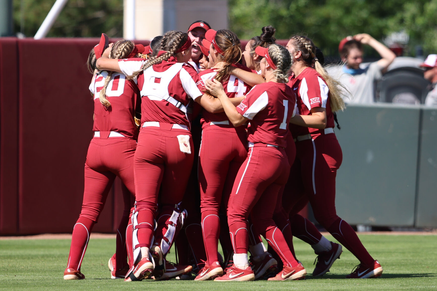 Sooners celebrate win
